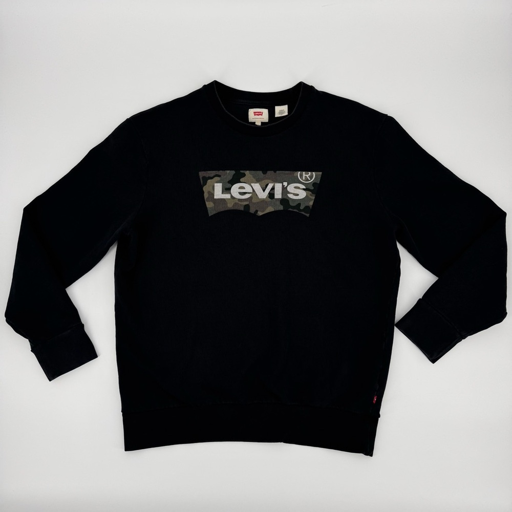 Levi’s black with camo logo crew neck sweatshirt